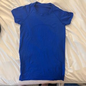 Lululemon Swiftly Tech Short-Sleeve Shirt (Royal Blue size 6)